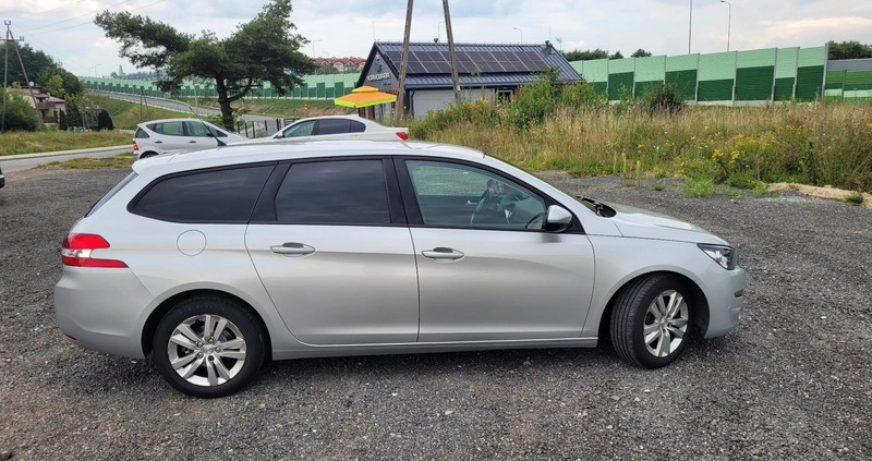 Peugeot 308 cena 38900 przebieg: 143050, rok produkcji 2017 z Gdynia małe 121